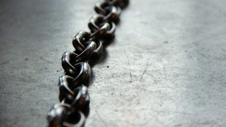 Metal chain